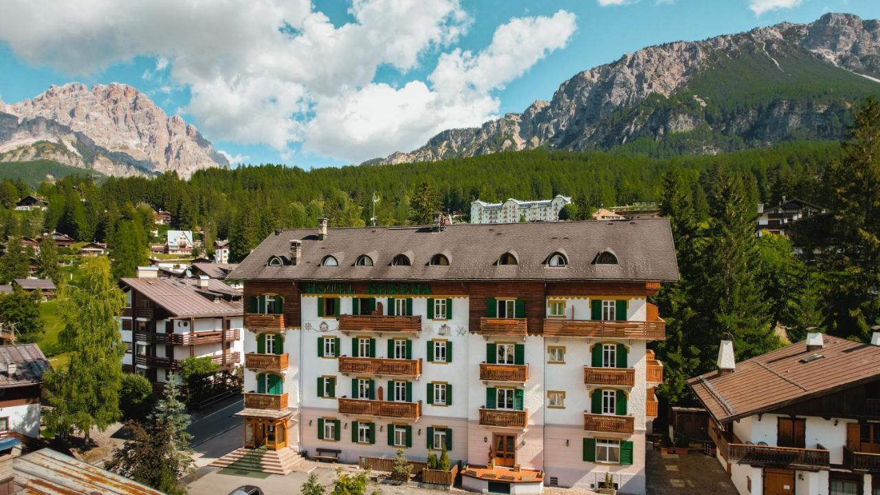 Hotel Serena Cortina Cortina dʼAmpezzo Dış mekan fotoğraf