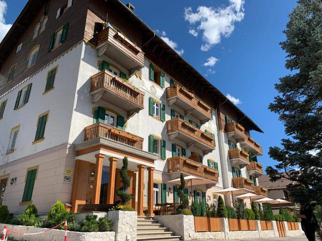 Hotel Serena Cortina Cortina dʼAmpezzo Dış mekan fotoğraf